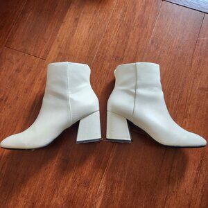 White Vegan Leather Zip-Up Block Heel Bootie 7.5